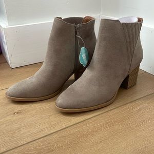 NWT Lauren Conrad taupe booties size 9.5